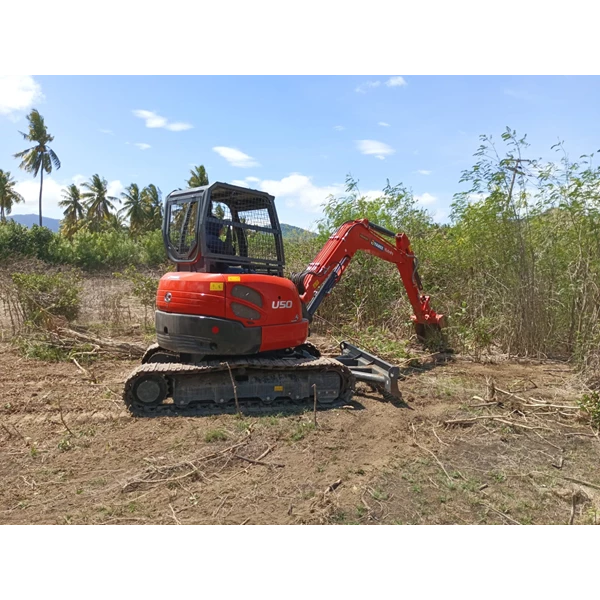 SEWA Mini Excavator PC50 Kubota Nusa Tenggara Barat Sumbawa
