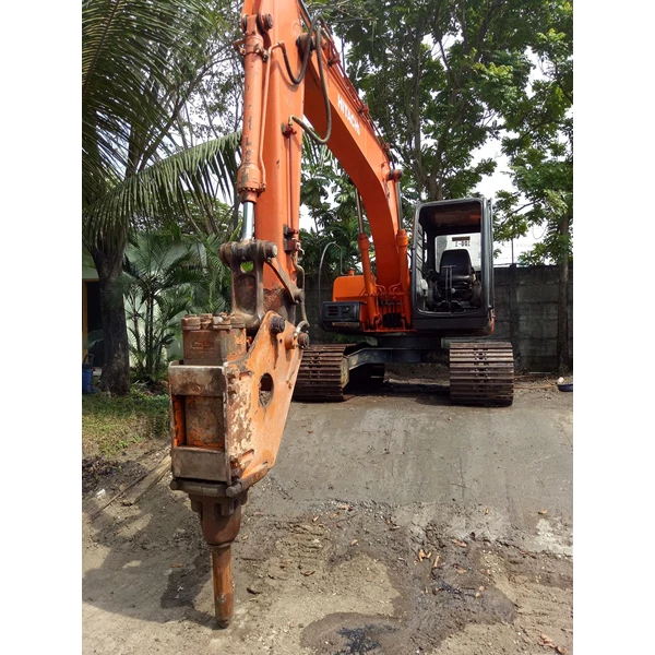 Excavators Hitachi EX100 with Breaker 10 ton RENTAL